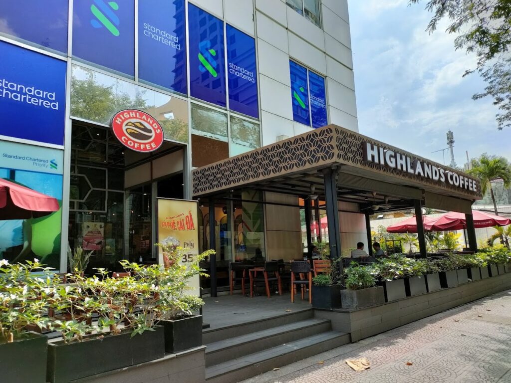 TOP 10+ Quán Café Highlands Quận 1 View Đẹp Tại Sài Gòn